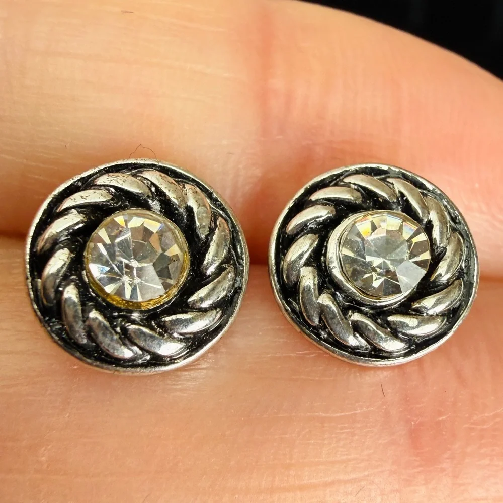 Beautiful, vintage simple, silvertone, bling etched pierced earrings